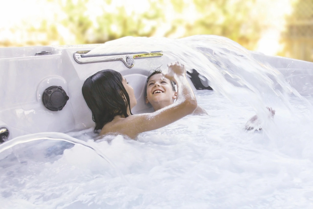 Four Seasons Spa & Pool