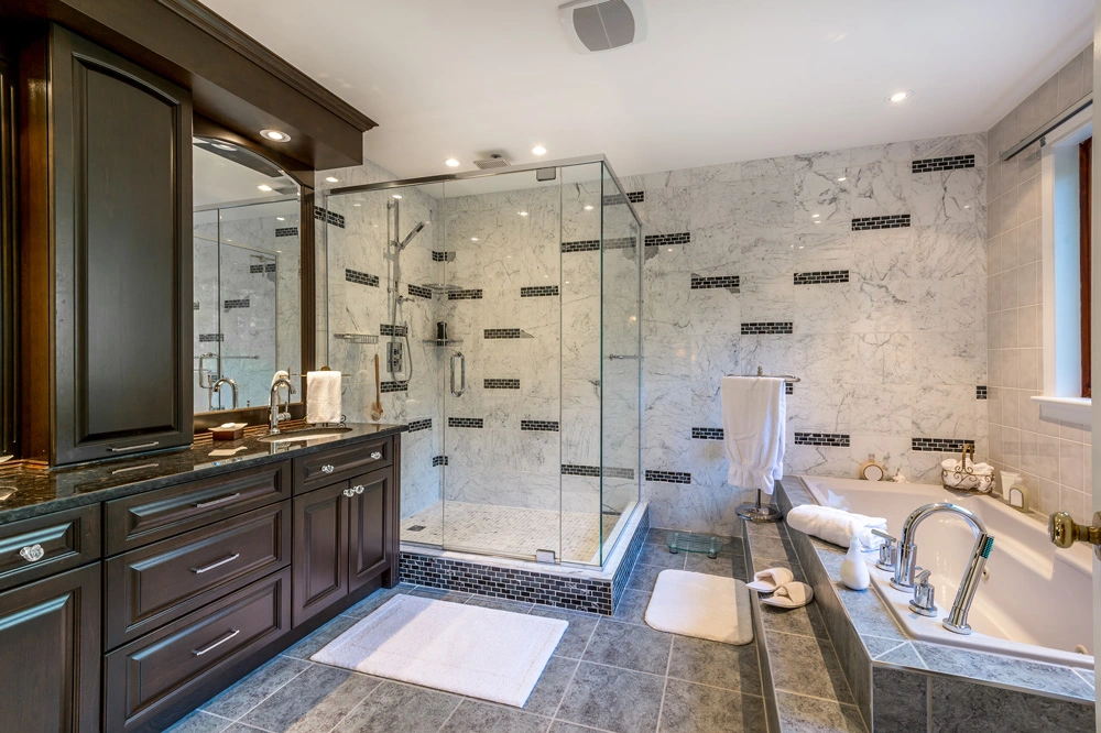 Modern Kitchens & Baths