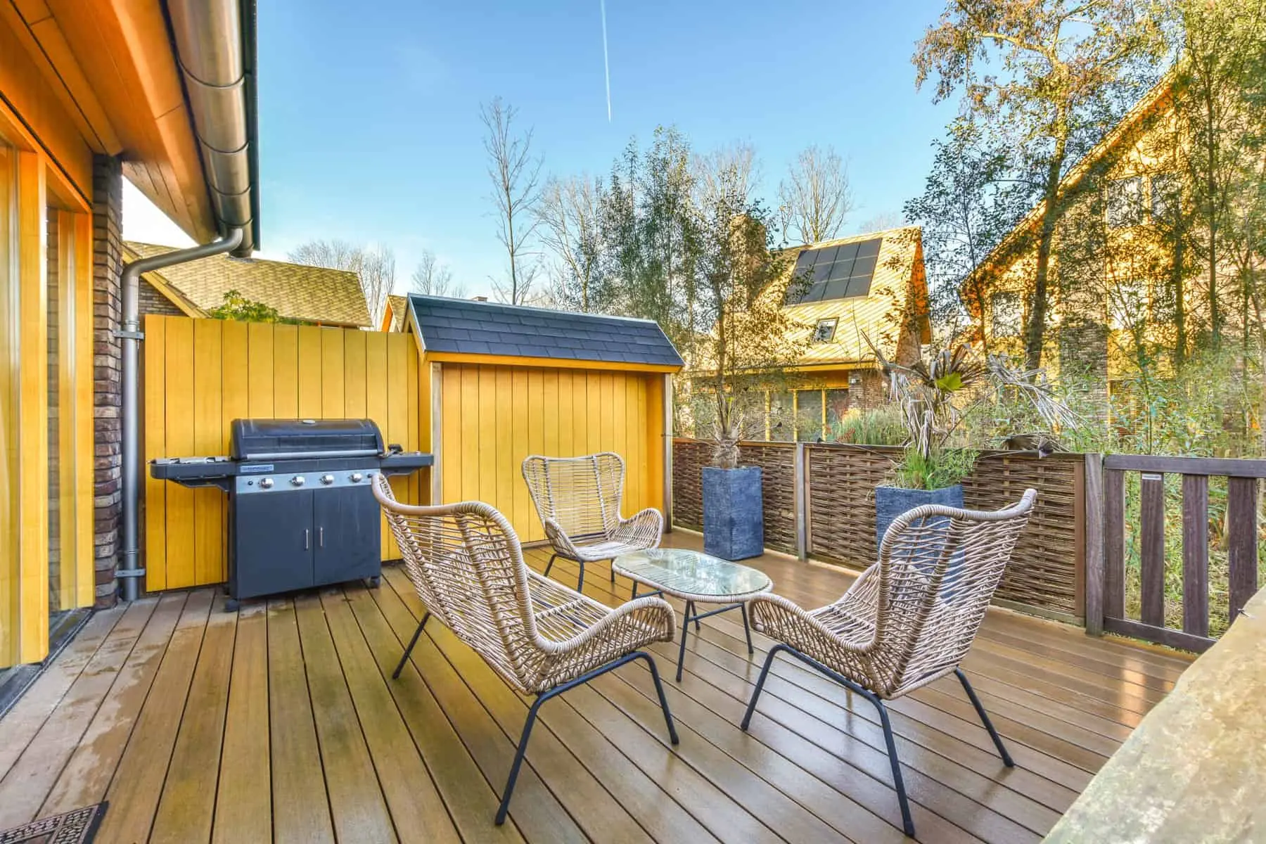 North Decks and Outdoor Living