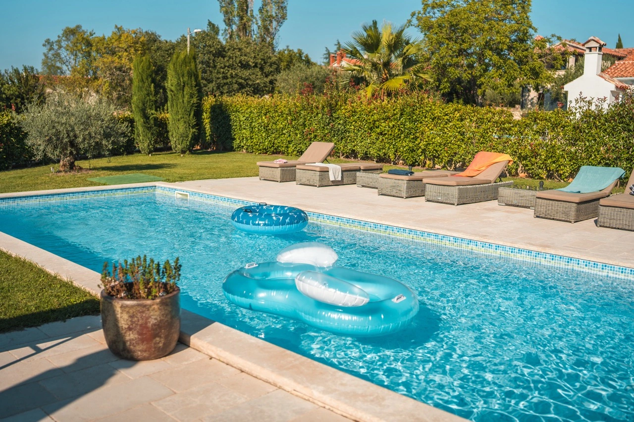 Quality Pool & Construction Inc