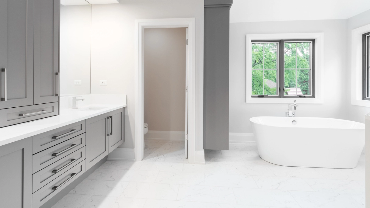 Schicker Luxury Bath
