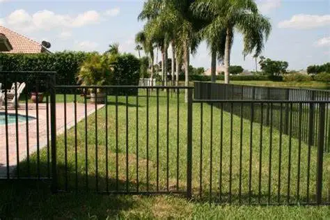 Screen Builders & Fencing