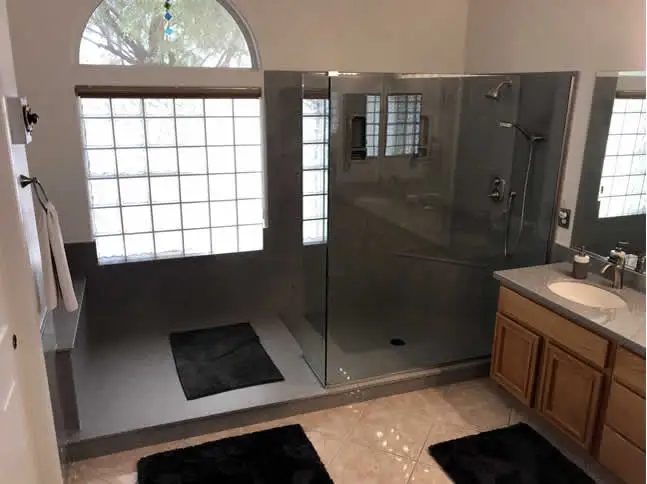 Kera Bath & Shower