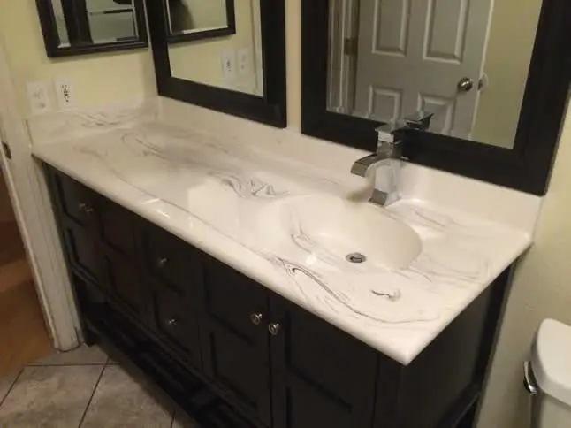 Kera Bath & Shower