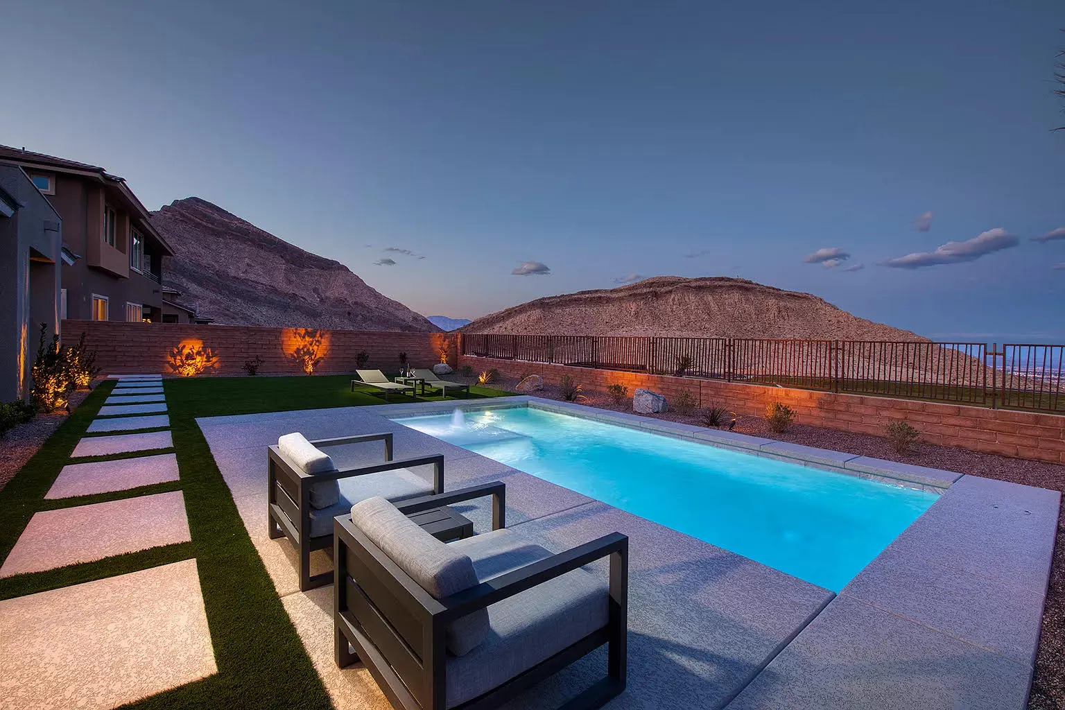 Distinctive Exteriors Custom Pools