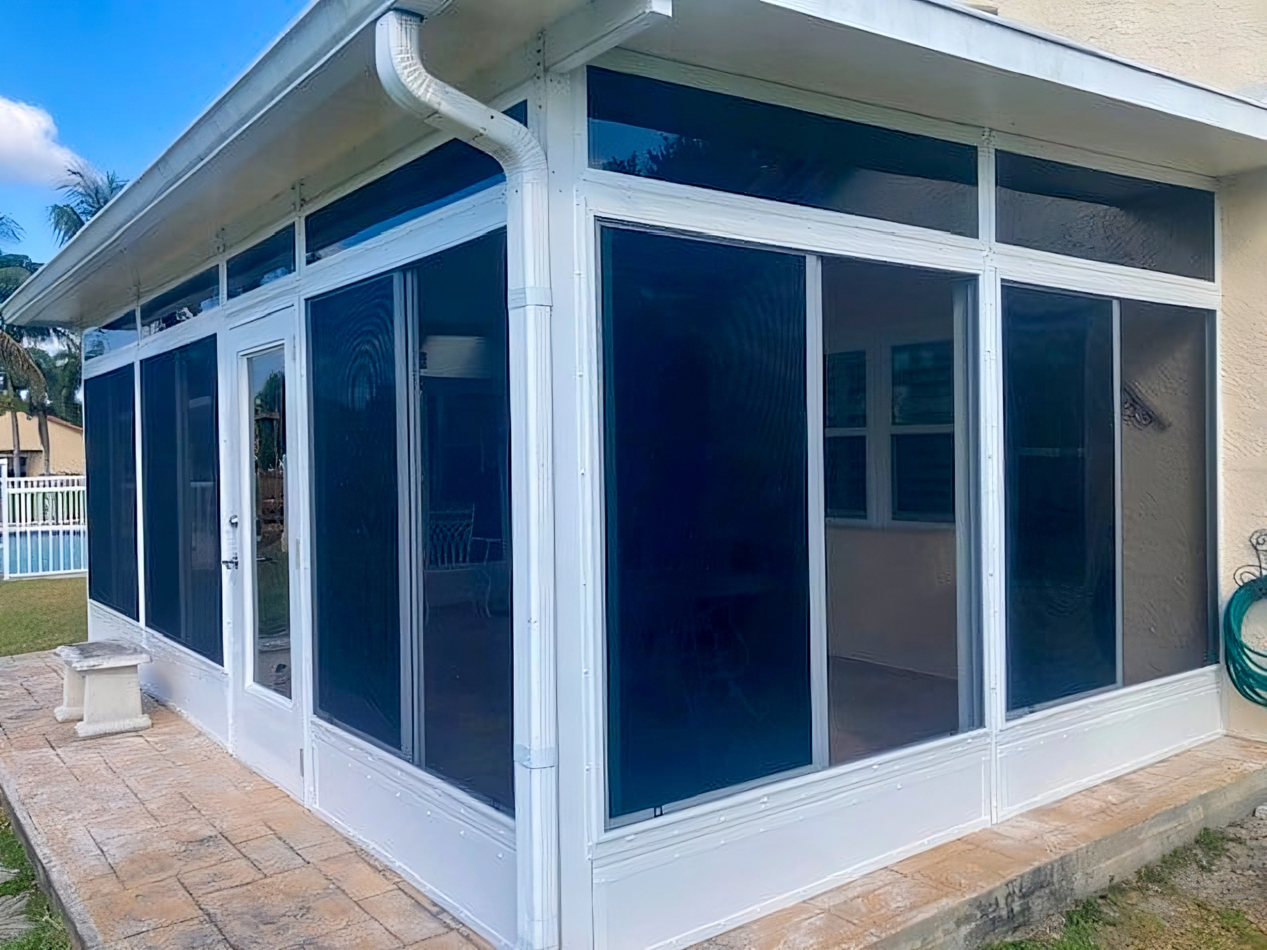 Screen Builders & Fencing