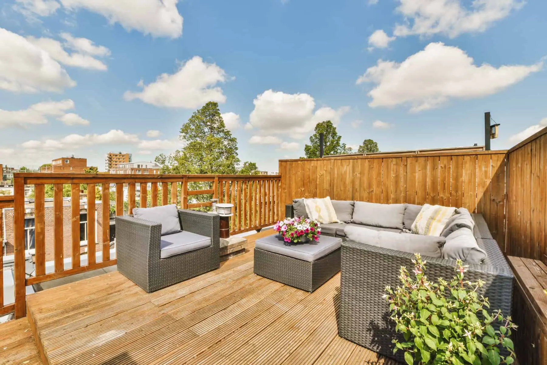 North Decks and Outdoor Living
