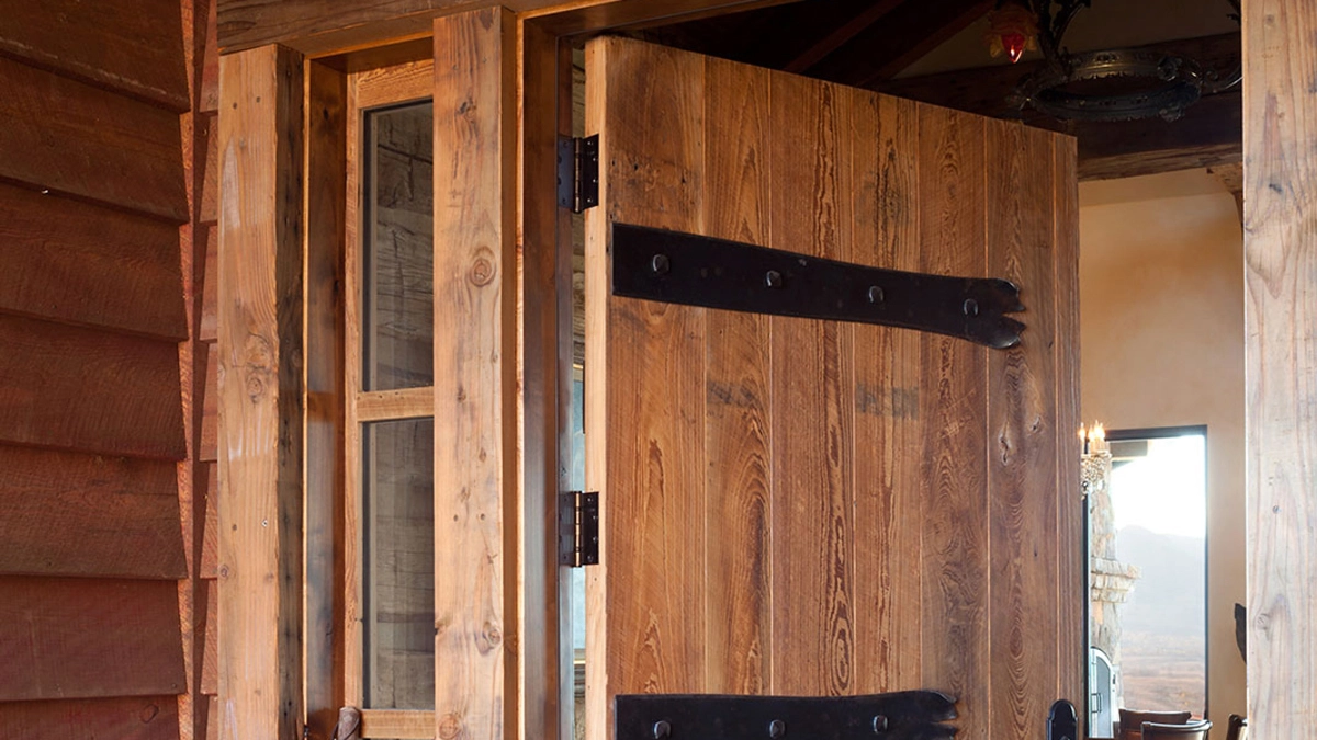Deines Custom Door