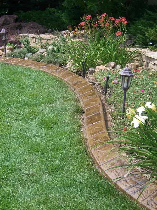 L & B Concrete Borders