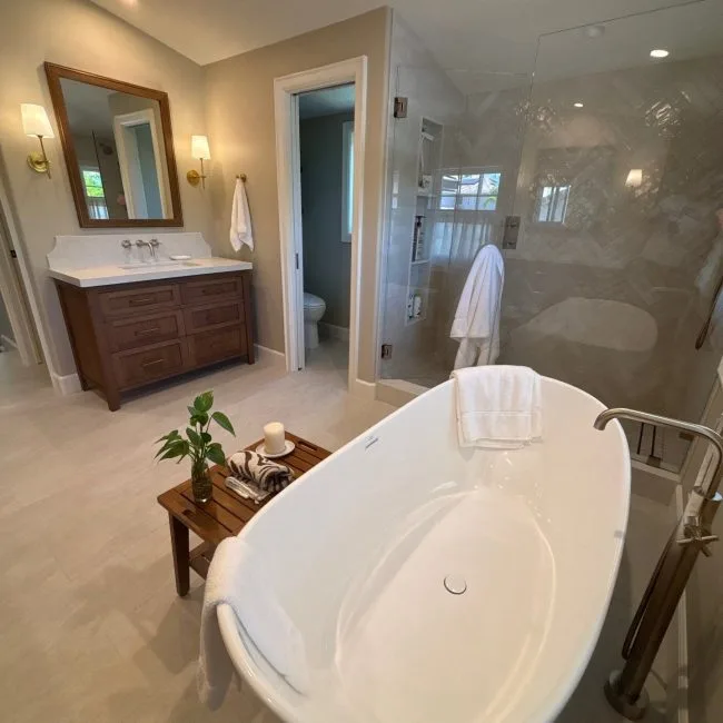 Unique Kitchen & Baths