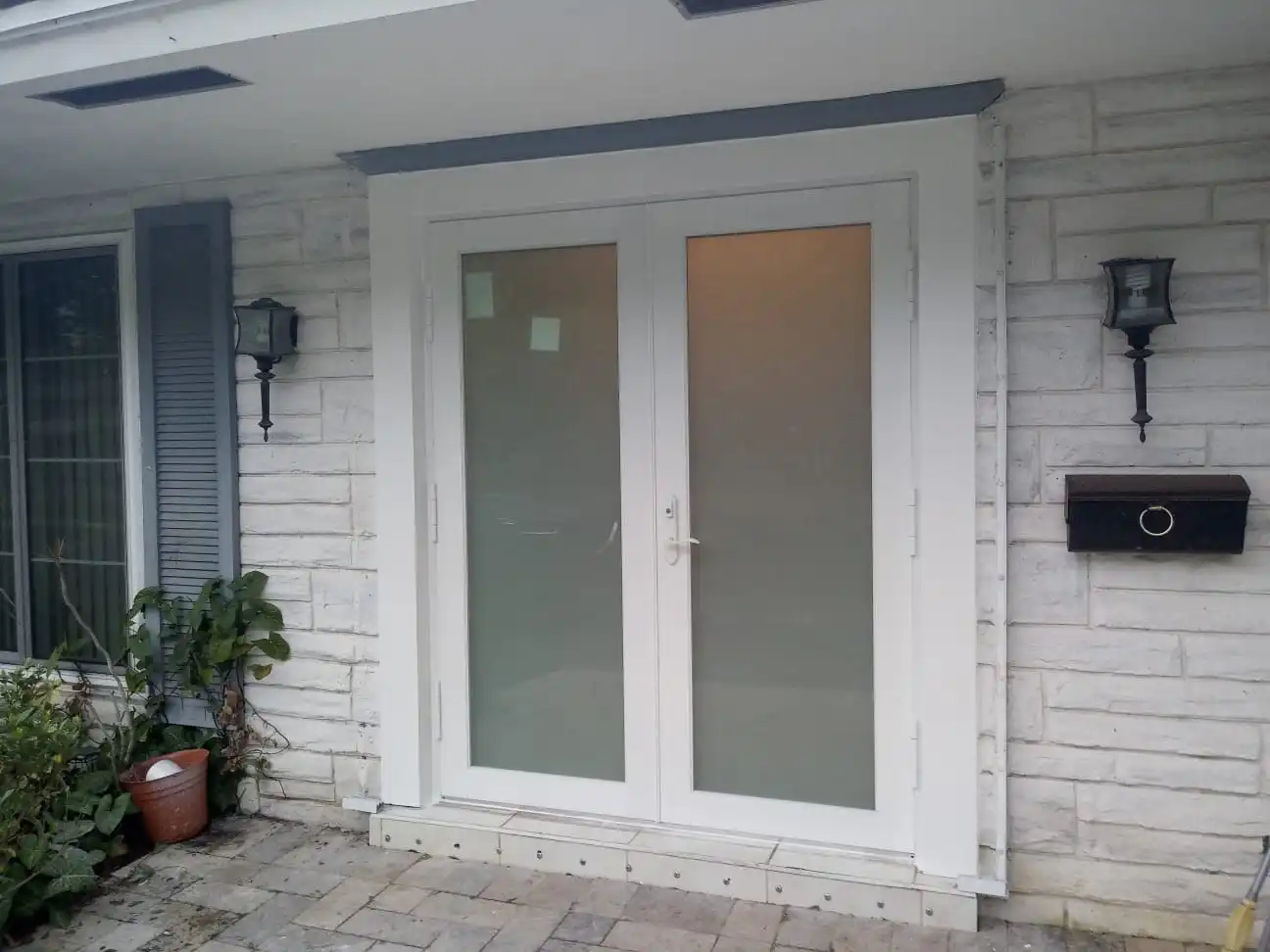 GM Window Door and Screen