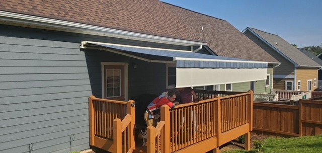 Retractable Screens & Roofing
