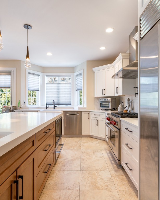 Cabinets & Countertops