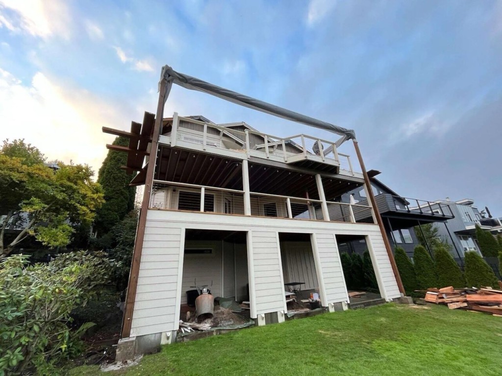 Gig Harbor, WA Trussed Roof Patio Cover and Deck Remodel