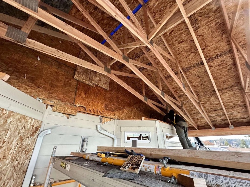 Gig Harbor, WA Trussed Roof Patio Cover and Deck Remodel