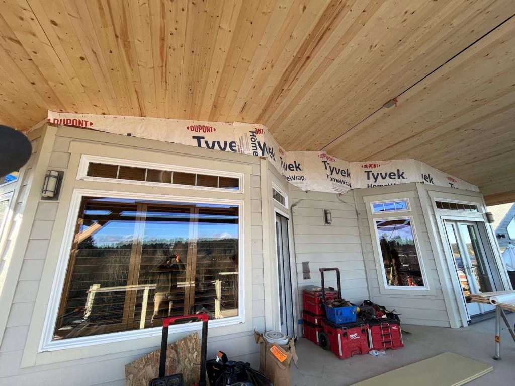 Gig Harbor, WA Trussed Roof Patio Cover and Deck Remodel