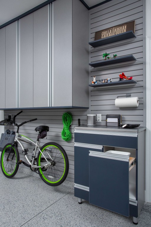 Cabinets & Organizers