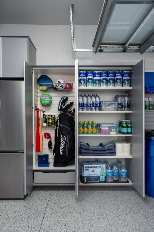 Cabinets & Organizers