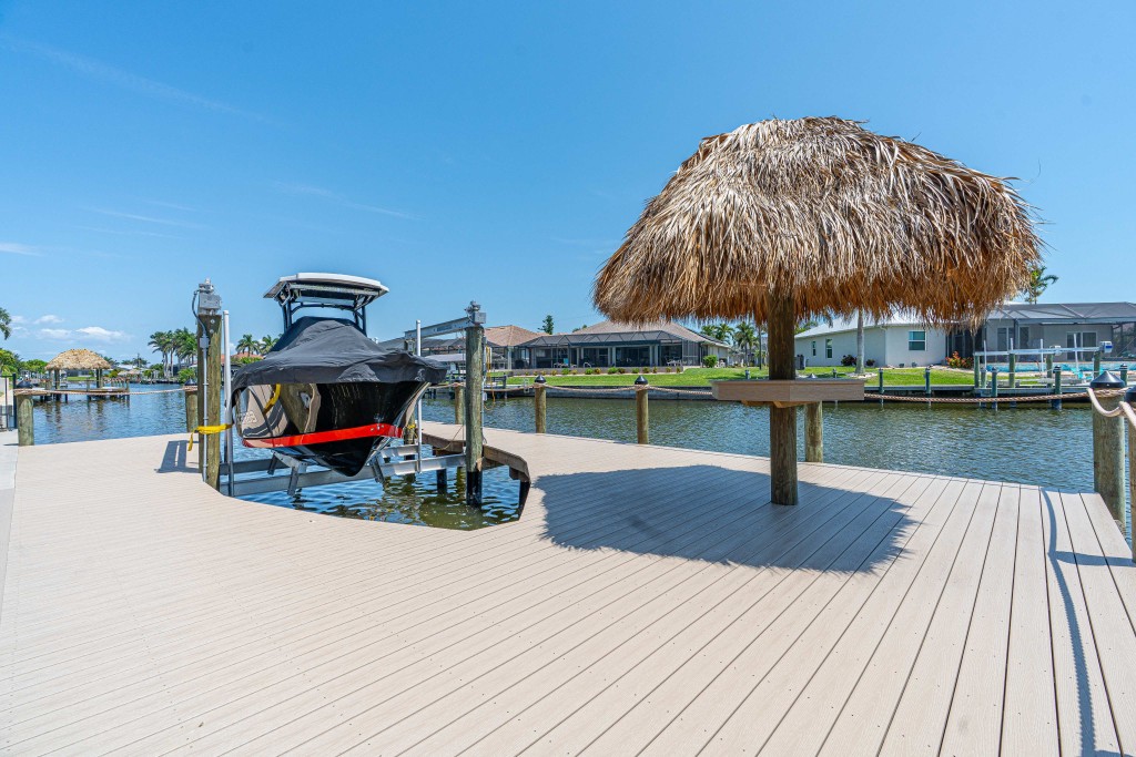 Tiki Hut