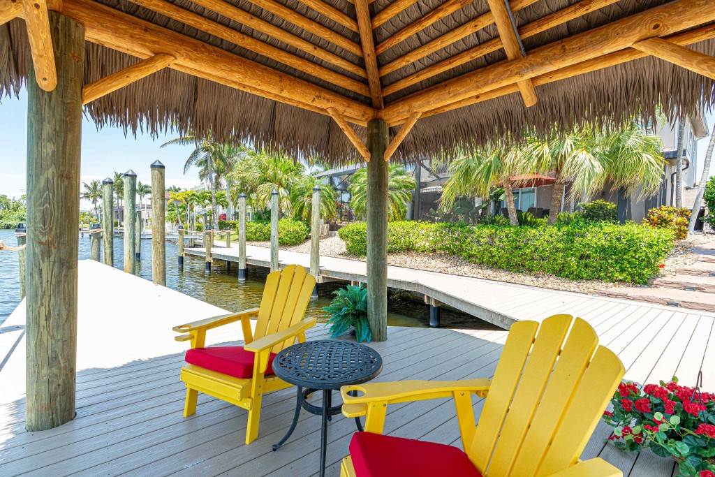 Tiki Hut