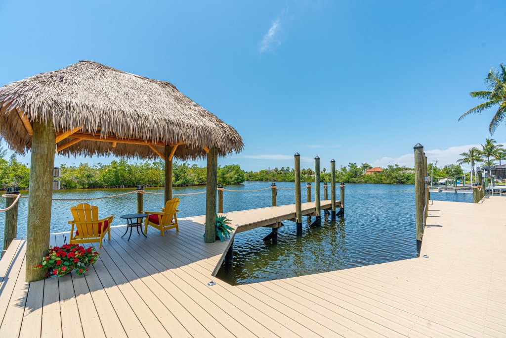 Tiki Hut