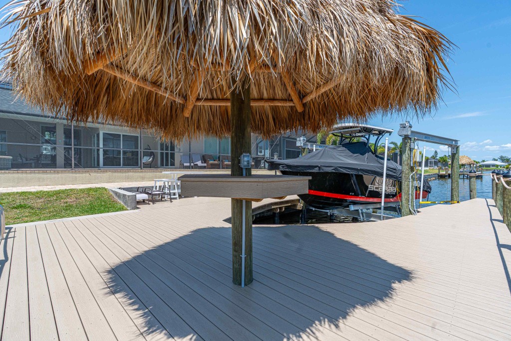 Tiki Hut