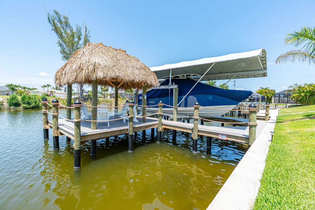 Tiki Hut