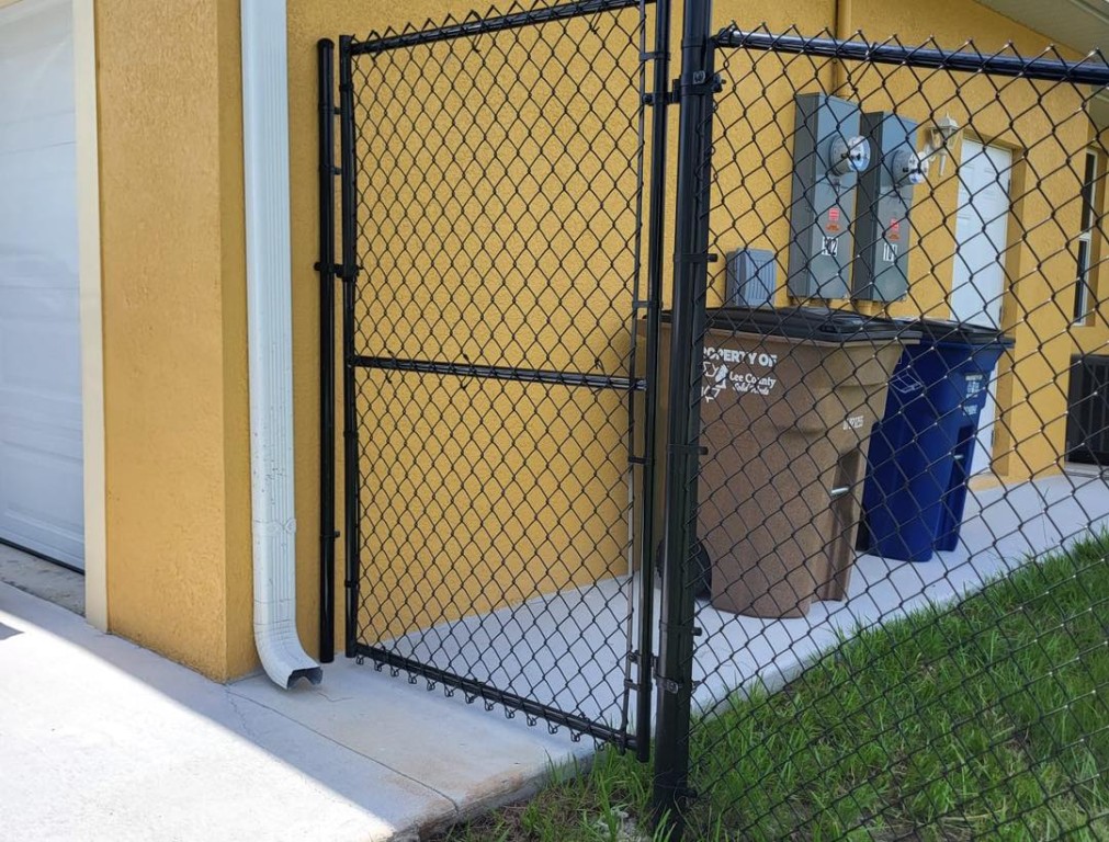 Wood & Chain Link