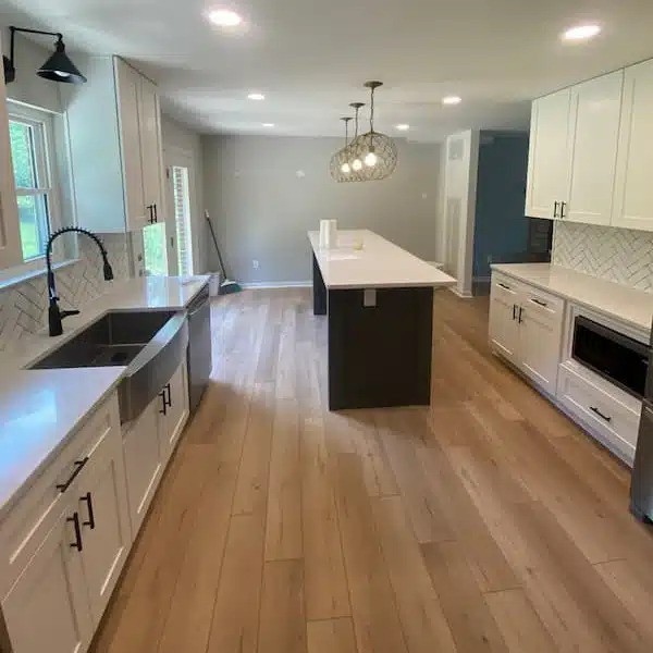 Hardwood, Luxury Vinyl Planks & Laminate Flooring