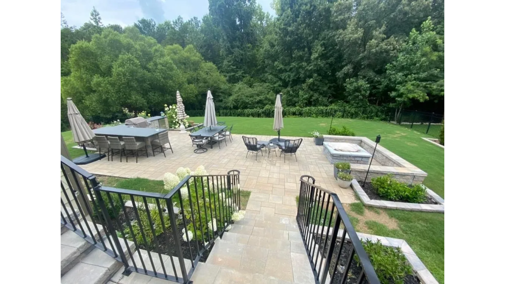 Outdoor Kitchen