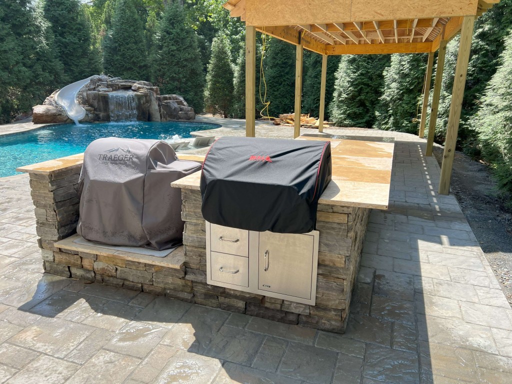 Outdoor Kitchens & Water Features