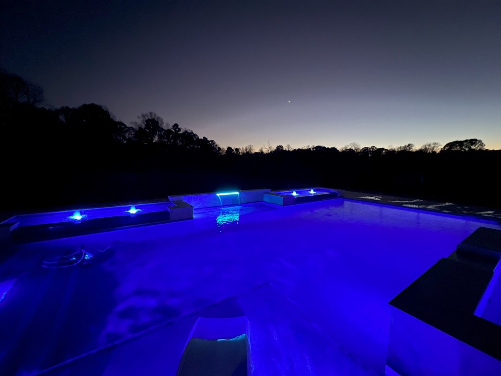 Outdoor Kitchens & Water Features