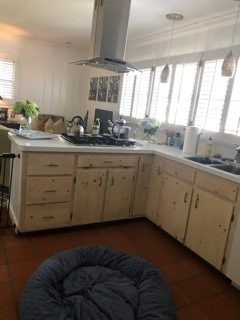 Transforming an Outdated Kitchen into a Modern Marvel