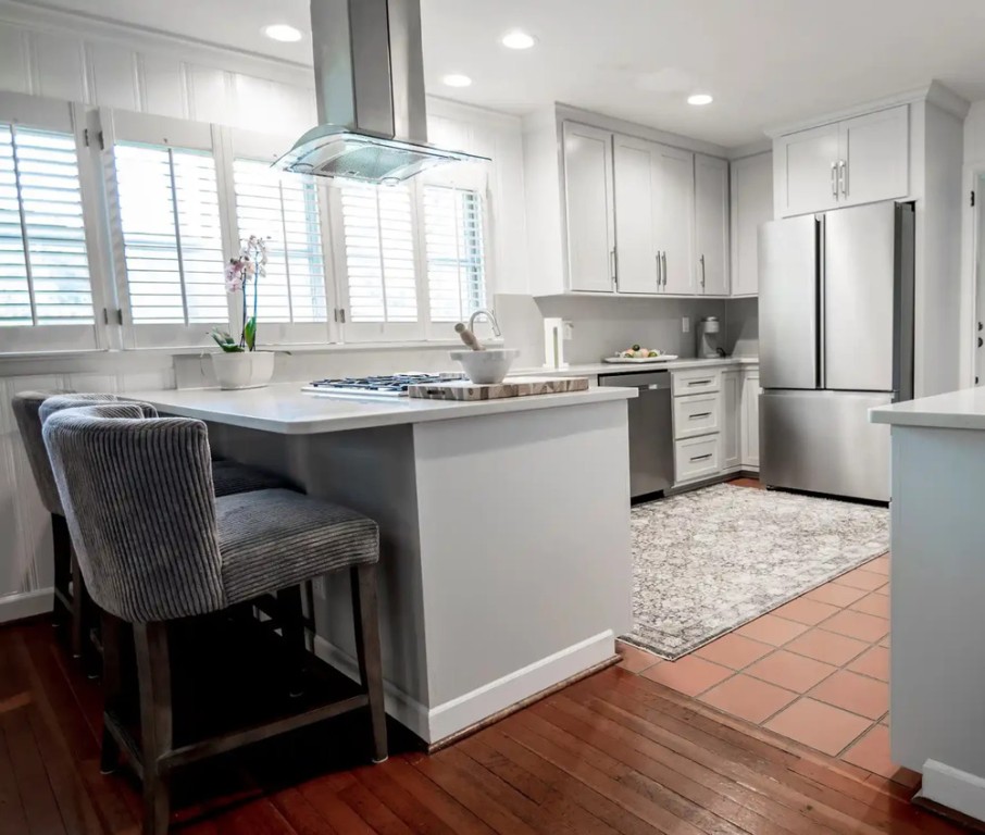 Transforming an Outdated Kitchen into a Modern Marvel