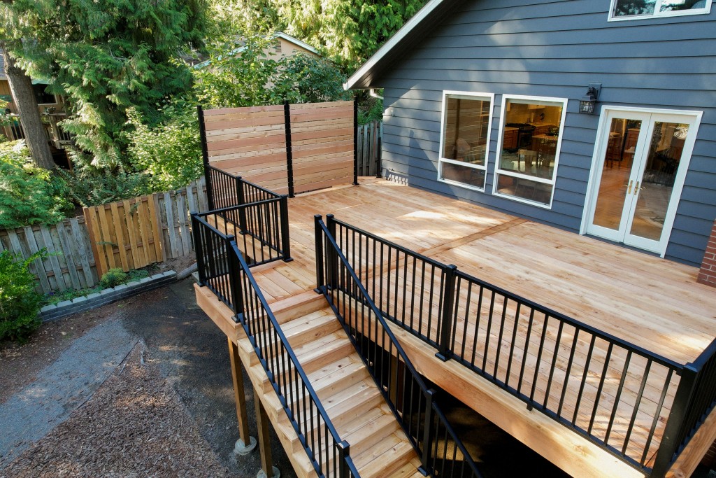 Serene Cedar Oasis: Grand Decks' Signature Cedar Deck Design