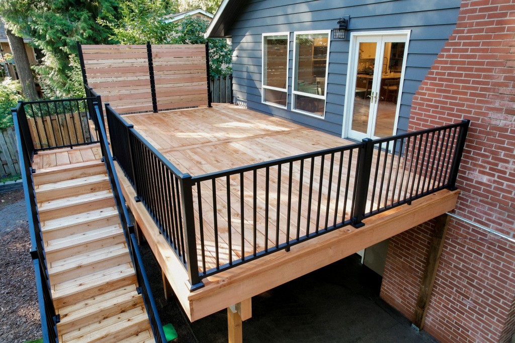 Serene Cedar Oasis: Grand Decks' Signature Cedar Deck Design